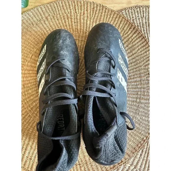 Adidas Predator size 6 cleat sneakers - Picture 8 of 9